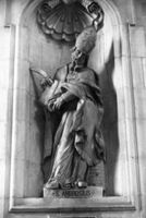 B027405