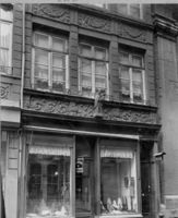 B027497