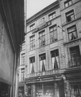B027499