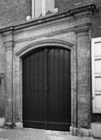 B028011