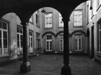 B028012