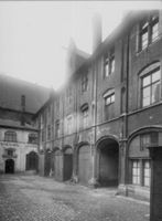 B028135