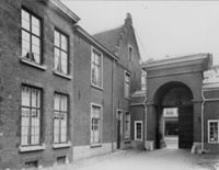 B028175