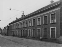 B028176