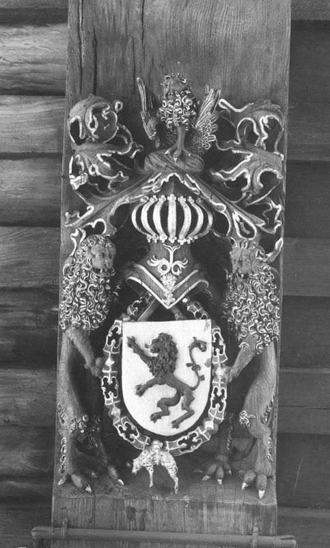 met wapenschild van Karel V en Habsburgers