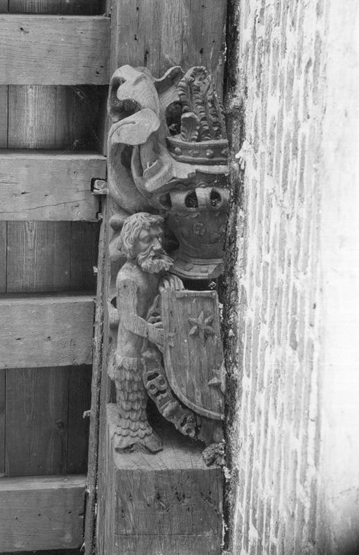met wapenschild van Karel V en Oudenaarde