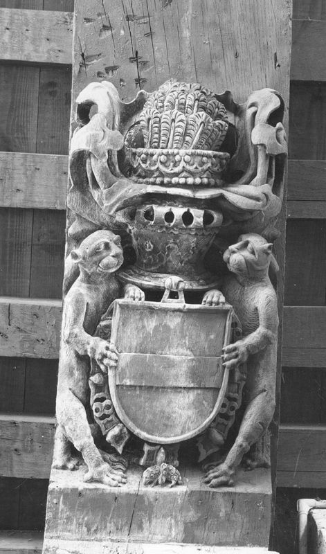 met wapenschild van Karel V en Oudenaarde