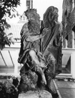 B032233