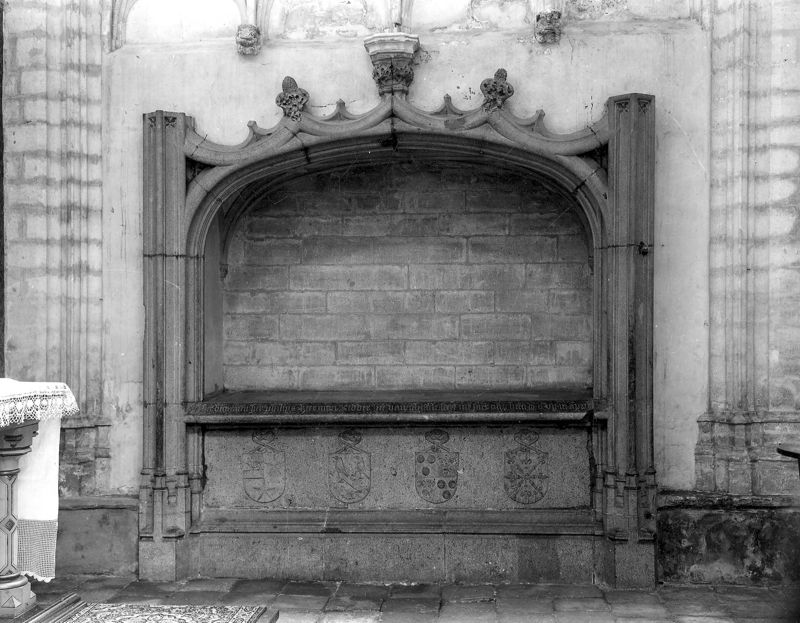 Grafmonument van Keerman, Philips