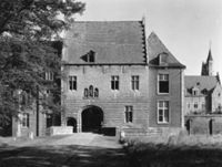 B032900