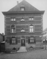 B033147