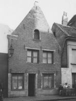 B033398