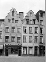 B033647