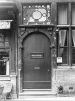 B033653