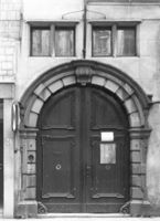 B033658