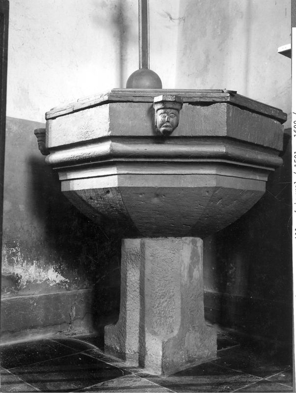 fonts baptismaux / Eglise Saint-Georges[Limbourg]