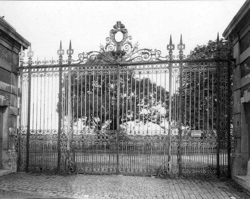 grille[élément d'architecture] / Château de Potter