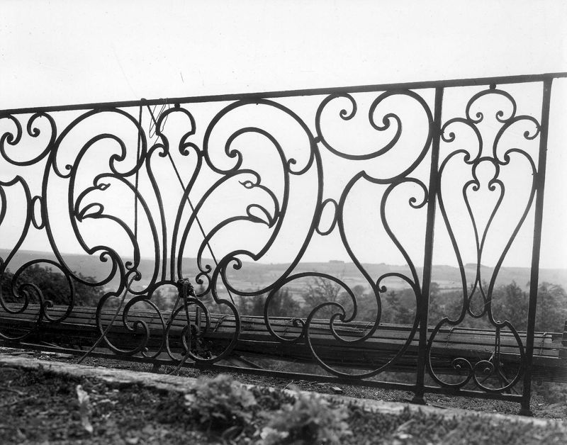 grille[élément d'architecture] / Château Porte d'Ardenne (Poswick)