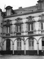 B036053