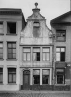B037242