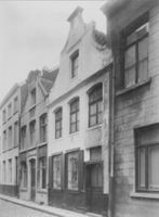 B037246