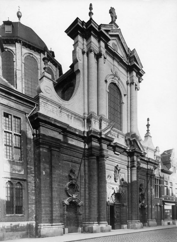 église paroissiale / Kerk O.L.Vrouw van Hanswijk