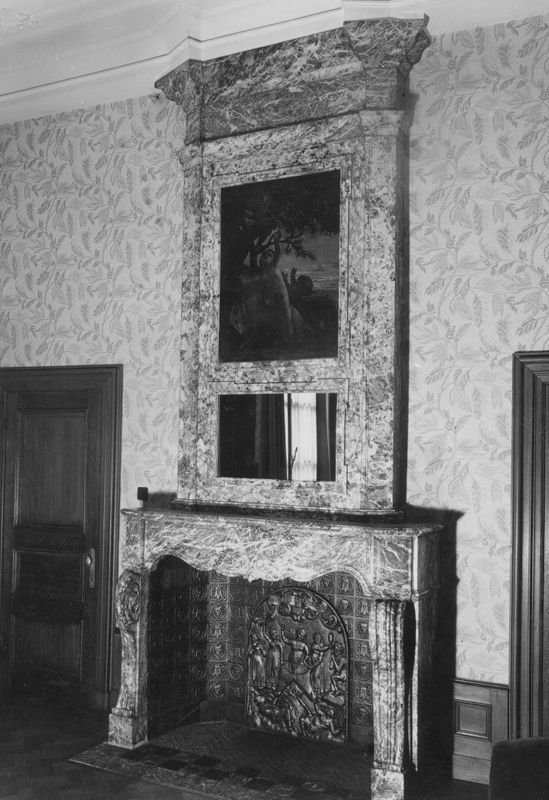 cheminée[élément d'architecture] / Maison Rue Saint-Nicolas 24 [Maison Heucher]