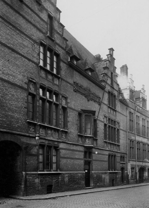 Voormalige "Wulfaert-Vilainsteen en Hof van Schardau", heden "Laurent Instituut"