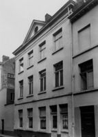 B038098