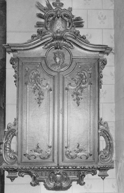 dédié à la Vierge