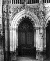 B038693