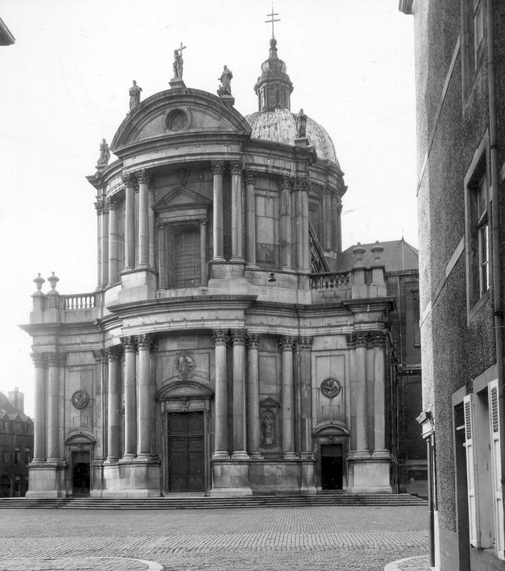 cathédrale / Cathédrale Saint-Aubain