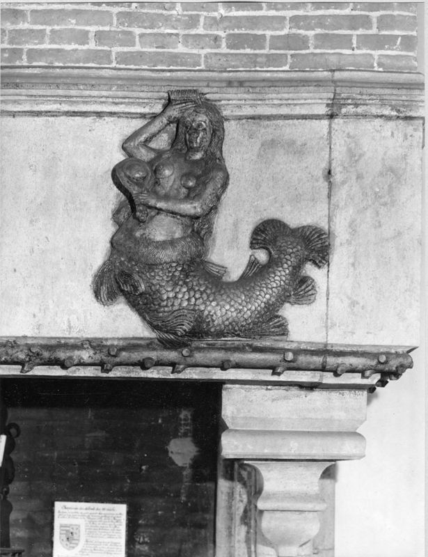 Armoiries de la famille de Croÿ et personnages fantastiques
