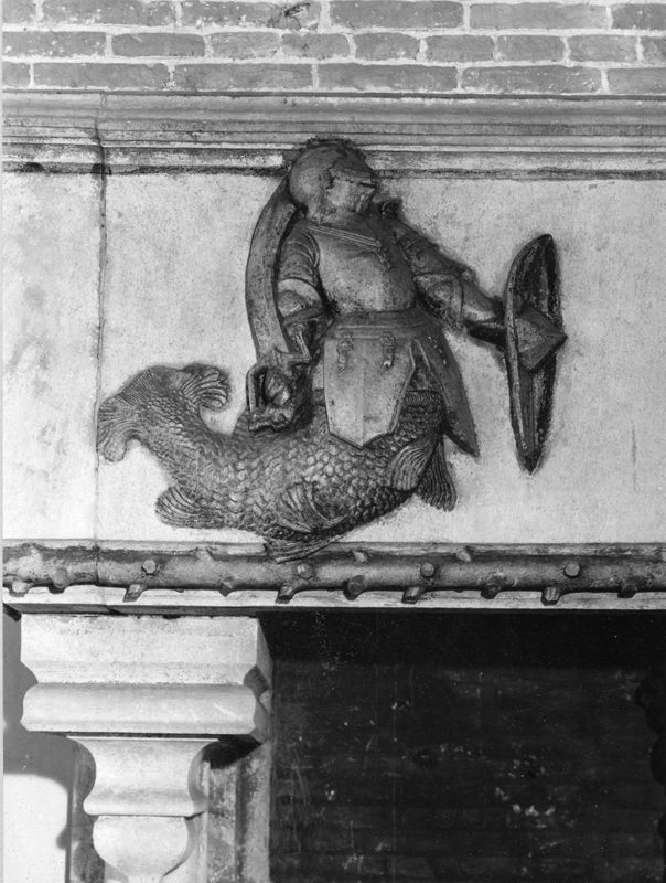 Armoiries de la famille de Croÿ et personnages fantastiques