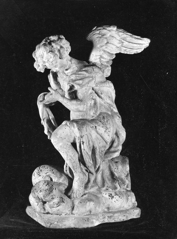 Ange adorateur (un genou à terre)