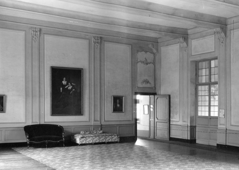 château fort / Château fort et musée d'art[Fondation van der Burch]