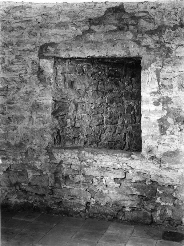meurtrière / Château fort et musée d'art[Fondation van der Burch]