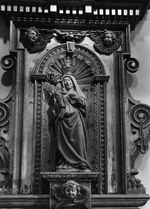 nich avec statue de saint Anne Trinitaire