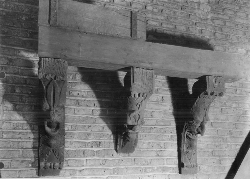 Têtes monstrueuses