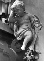 B043048