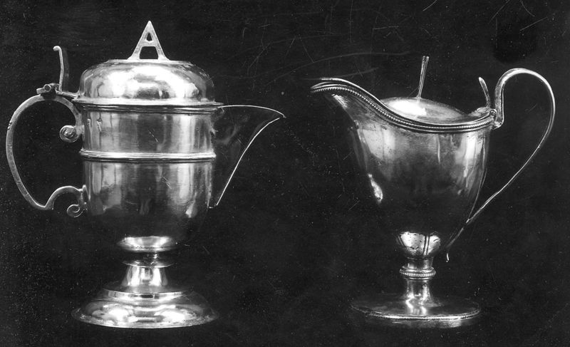 burette de messe / Kerk Sint-Sulpitius en Dionysius[Diest]