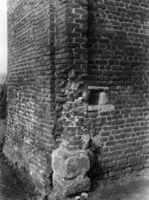 B043385