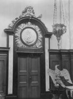 B044933