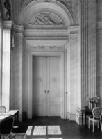 B044976