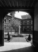 B046136