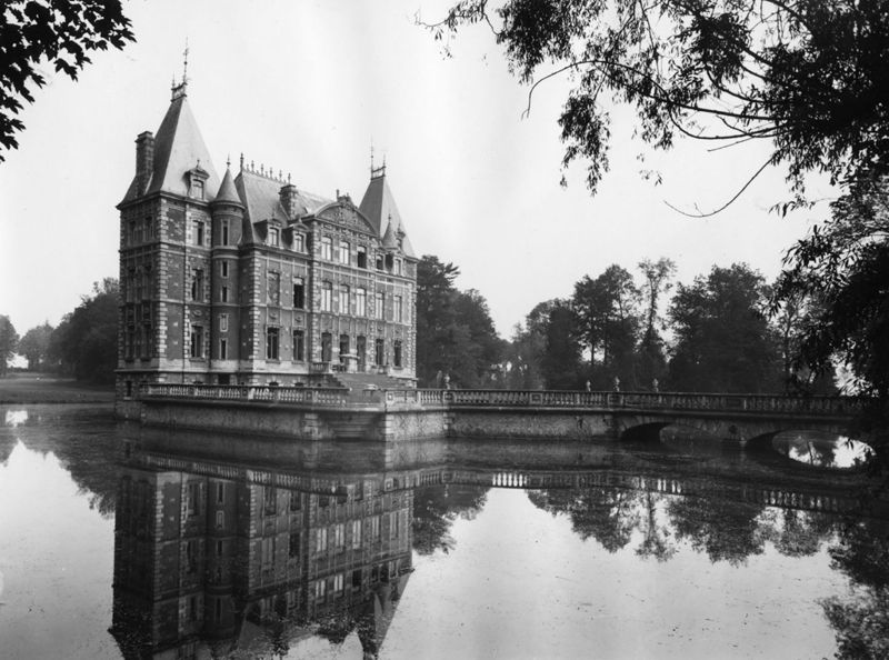 château fort à douves / Bouwwerk[Wortegem-Petegem]