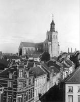 B046370