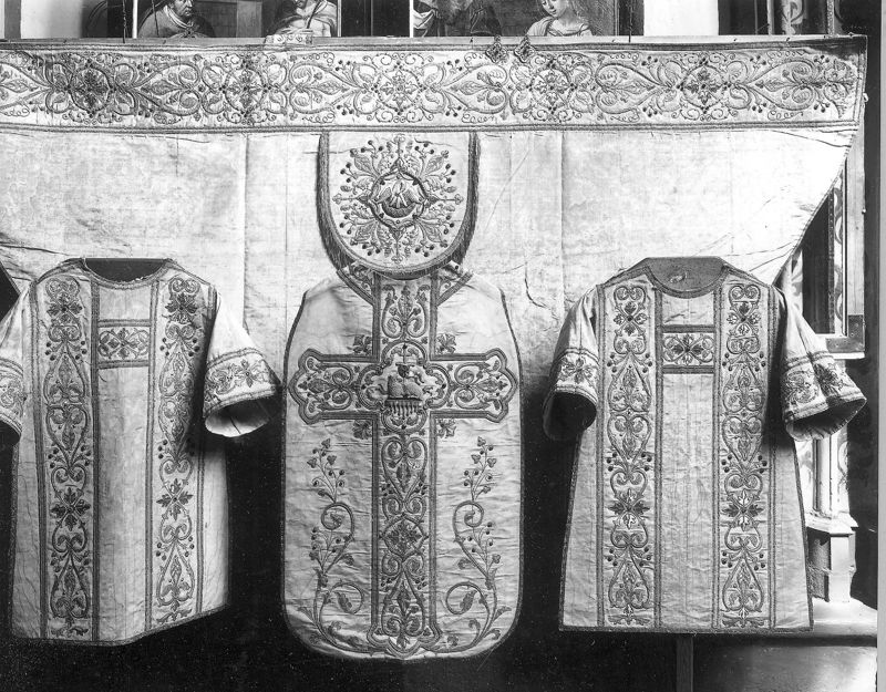 vêtement liturgique / Kerk Sint-Sulpitius en Dionysius[Diest]