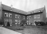 B046812