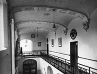 B047030
